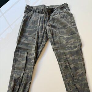 Bella Dahl Vintage Camo Drawstring Elastic Joggers - M